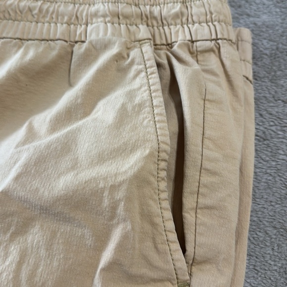 L.L. Bean Woman’s Pull on Ripstop Drawstring Khaki Ankle Pants - Picture 4 of 11